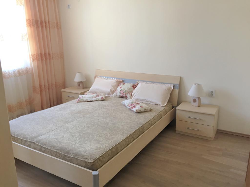 Santa Maria Apartment Поморие Экстерьер фото